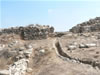 Now standing atop the first gate, turned & looking into the remnants of the inner gate. (77kb)